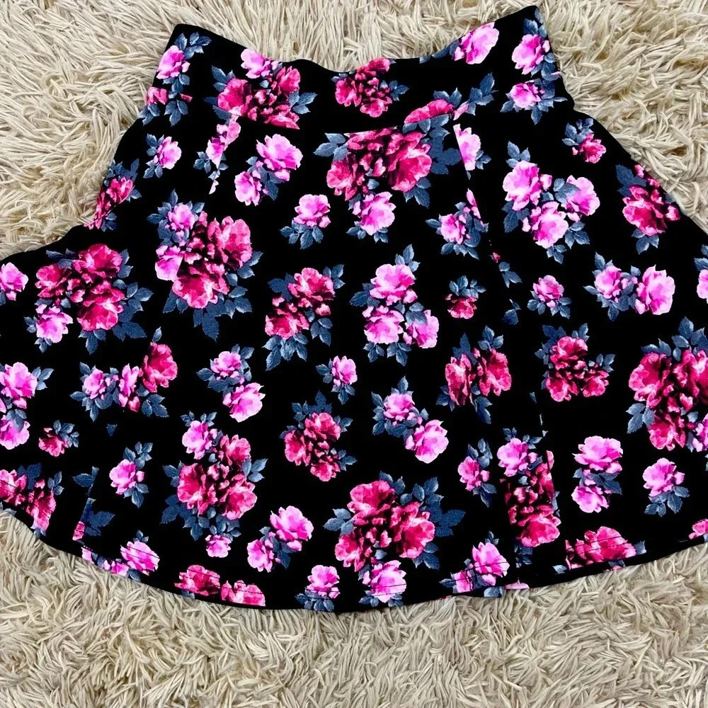 Floral skater mini
